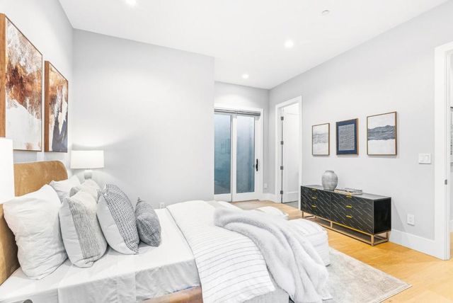 3751 El Centro Street, Palo Alto, CA 94306