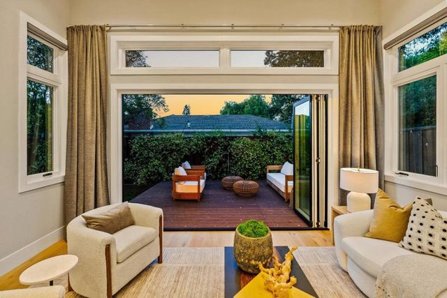 3751 El Centro Street, Palo Alto, CA 94306