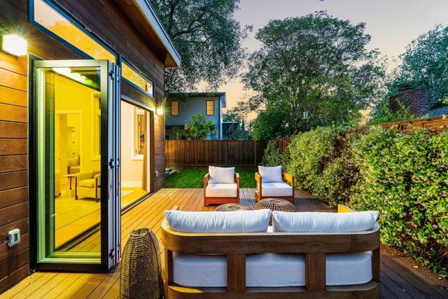 3751 El Centro Street, Palo Alto, CA 94306