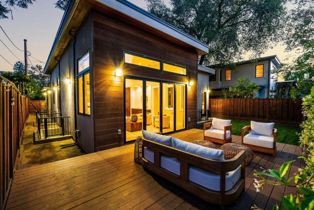 3751 El Centro Street, Palo Alto, CA 94306