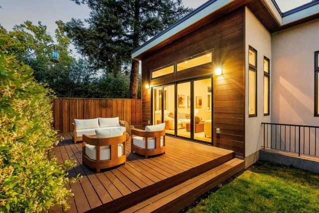 3751 El Centro Street, Palo Alto, CA 94306