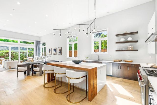 3751 El Centro Street, Palo Alto, CA 94306