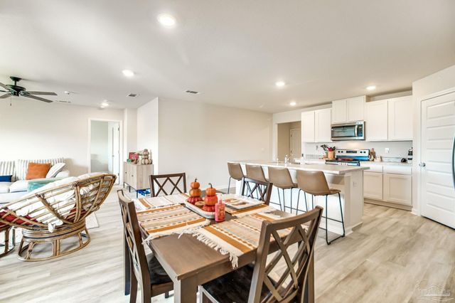 4385 White Birch Ct, Pace, FL 32571