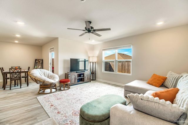 4385 White Birch Ct, Pace, FL 32571