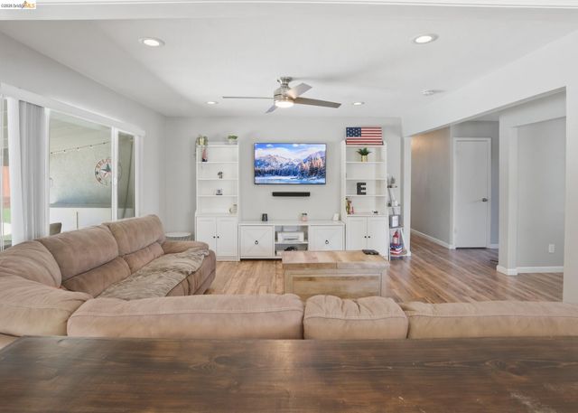 1004 Thomas Ct, Antioch, CA 94509