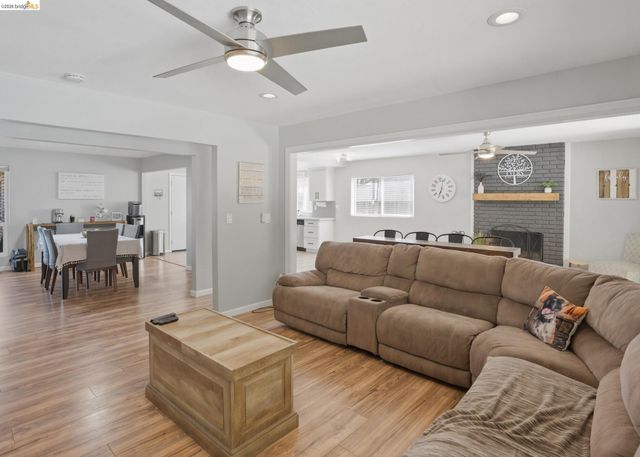 1004 Thomas Ct, Antioch, CA 94509