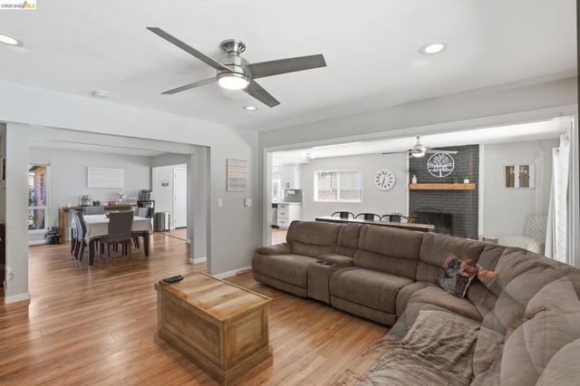 1004 Thomas Ct, Antioch, CA 94509