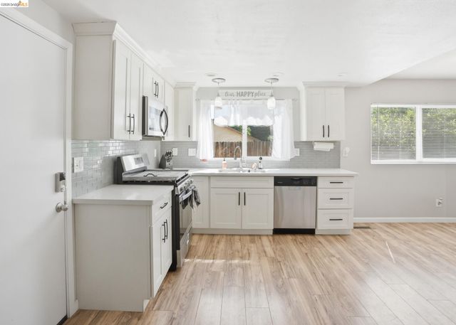 1004 Thomas Ct, Antioch, CA 94509