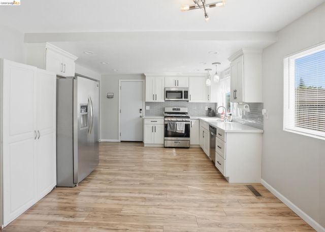 1004 Thomas Ct, Antioch, CA 94509