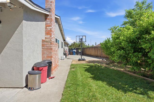 1004 Thomas Ct, Antioch, CA 94509