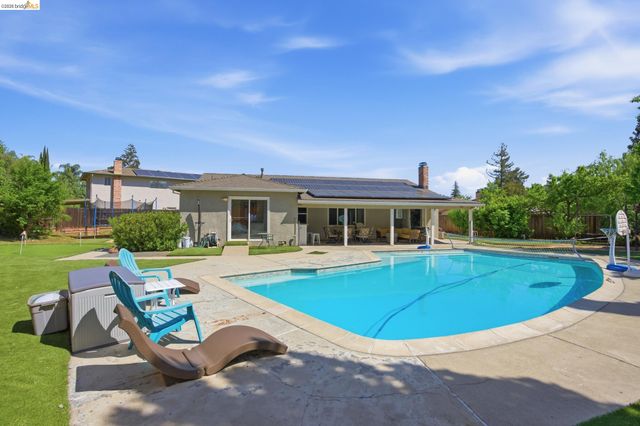 1004 Thomas Ct, Antioch, CA 94509