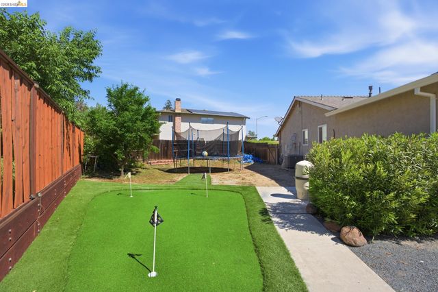 1004 Thomas Ct, Antioch, CA 94509