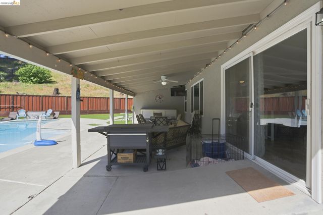 1004 Thomas Ct, Antioch, CA 94509