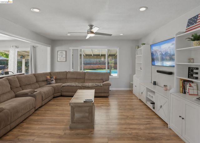 1004 Thomas Ct, Antioch, CA 94509