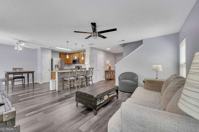 434 Colonial Walk, Woodstock, GA 30189