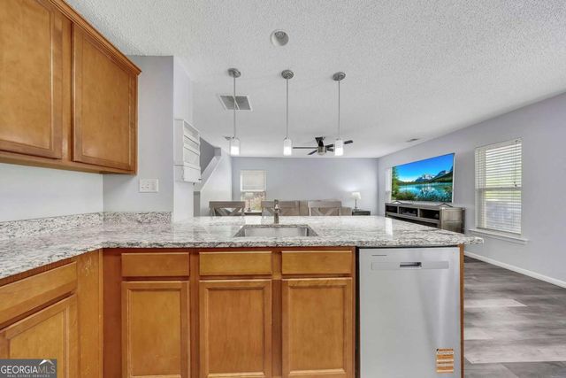434 Colonial Walk, Woodstock, GA 30189
