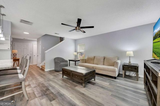 434 Colonial Walk, Woodstock, GA 30189