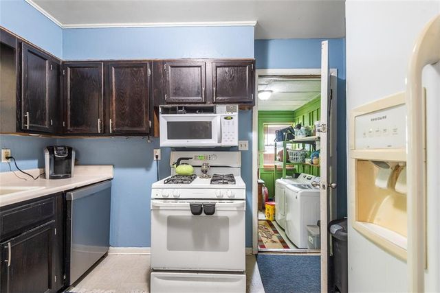 6720 Hadley Lane, Overland Park, KS 66204