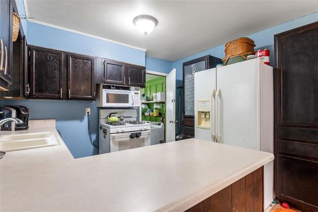 6720 Hadley Lane, Overland Park, KS 66204