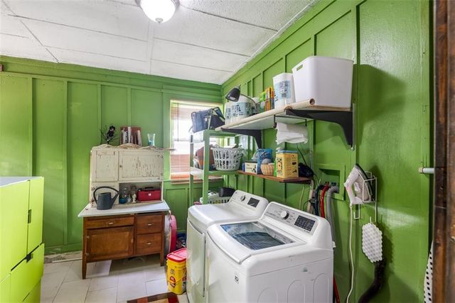 6720 Hadley Lane, Overland Park, KS 66204