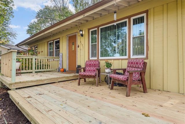 6720 Hadley Lane, Overland Park, KS 66204