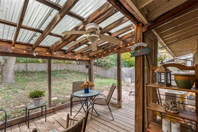 6720 Hadley Lane, Overland Park, KS 66204