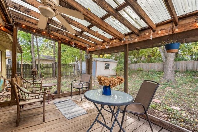 6720 Hadley Lane, Overland Park, KS 66204