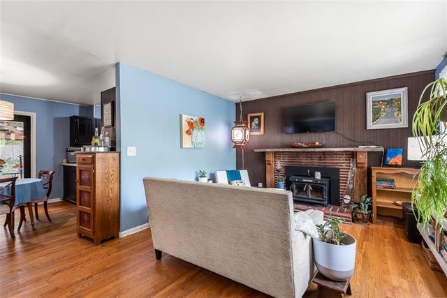 6720 Hadley Lane, Overland Park, KS 66204