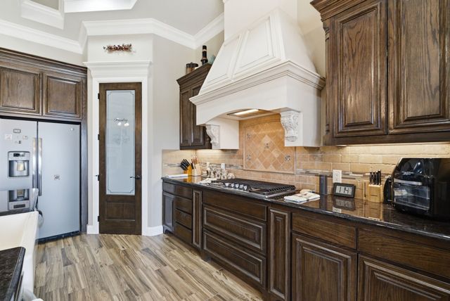 1208 Sunset Bay Drive, Granbury, TX 76048