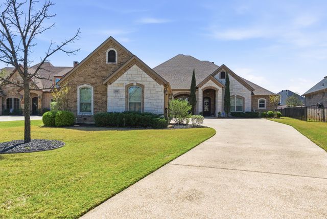 1208 Sunset Bay Drive, Granbury, TX 76048