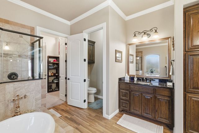 1208 Sunset Bay Drive, Granbury, TX 76048