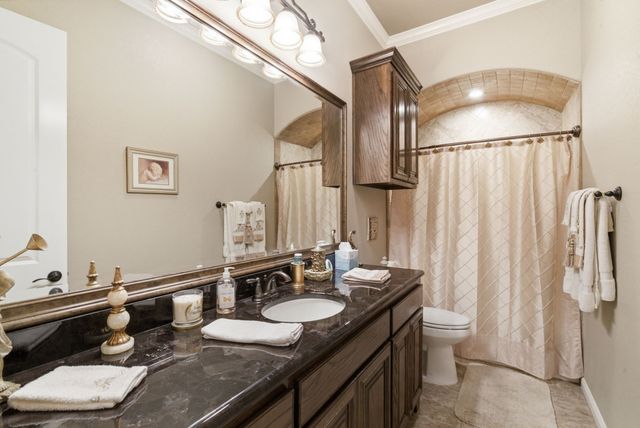 1208 Sunset Bay Drive, Granbury, TX 76048