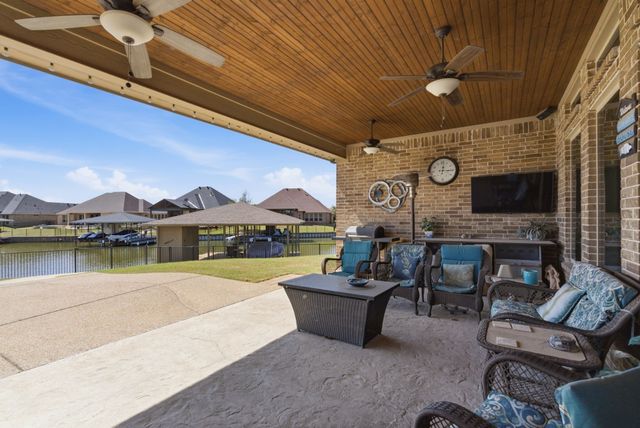 1208 Sunset Bay Drive, Granbury, TX 76048