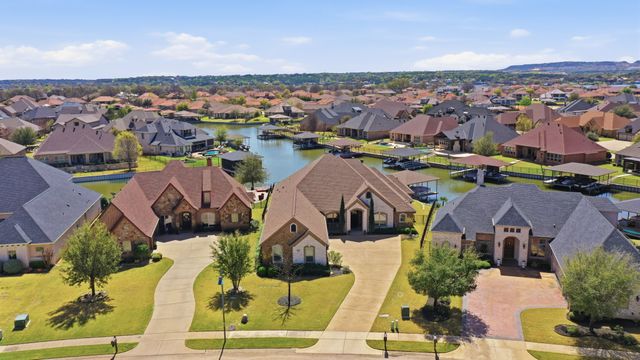 1208 Sunset Bay Drive, Granbury, TX 76048