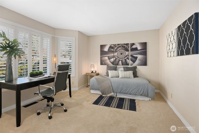 975 NW Inneswood Place, Issaquah, WA 98027