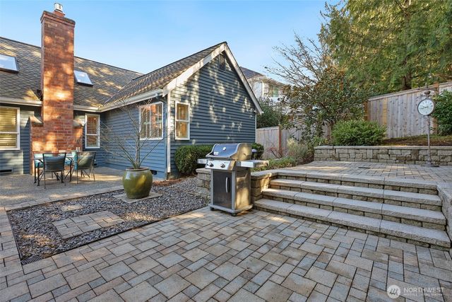 975 NW Inneswood Place, Issaquah, WA 98027