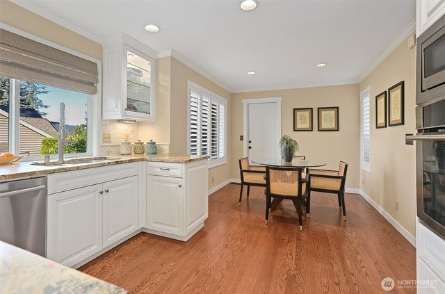 975 NW Inneswood Place, Issaquah, WA 98027