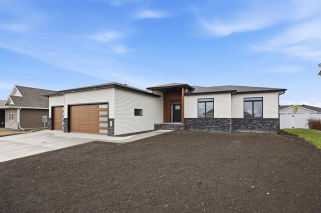 4328 23rd Avenue S, Moorhead, MN 56560