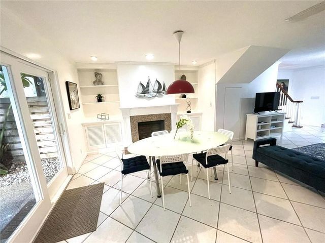 619 Kensington Pl, Wilton Manors, FL 33305