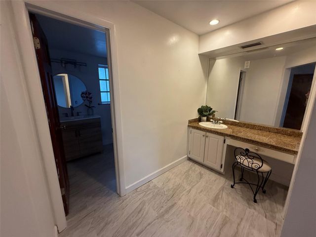 619 Kensington Pl, Wilton Manors, FL 33305