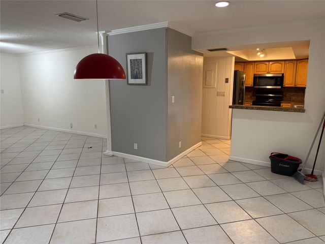 619 Kensington Pl, Wilton Manors, FL 33305