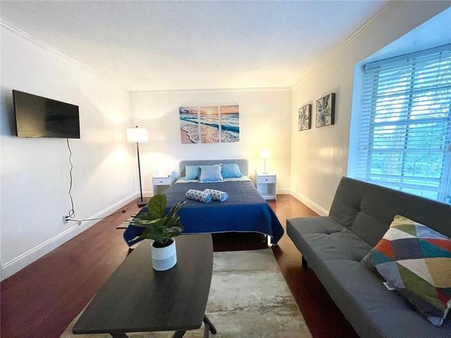 619 Kensington Pl, Wilton Manors, FL 33305