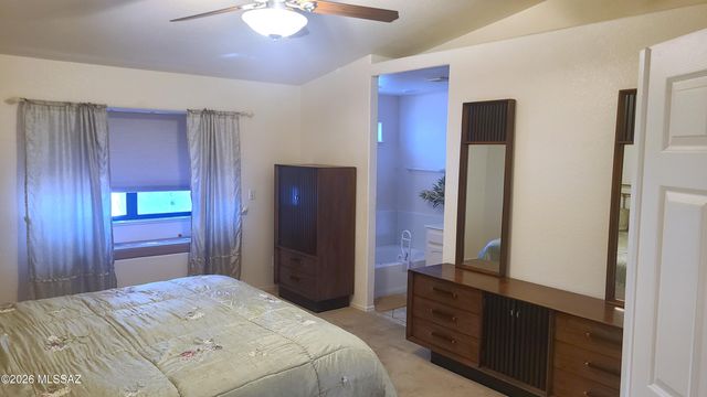 9631 N Vendone Avenue, Tucson, AZ 85742