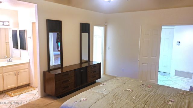 9631 N Vendone Avenue, Tucson, AZ 85742