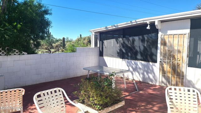 9631 N Vendone Avenue, Tucson, AZ 85742