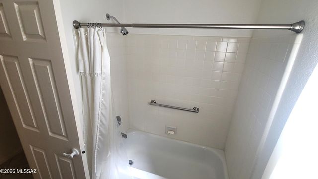 9631 N Vendone Avenue, Tucson, AZ 85742