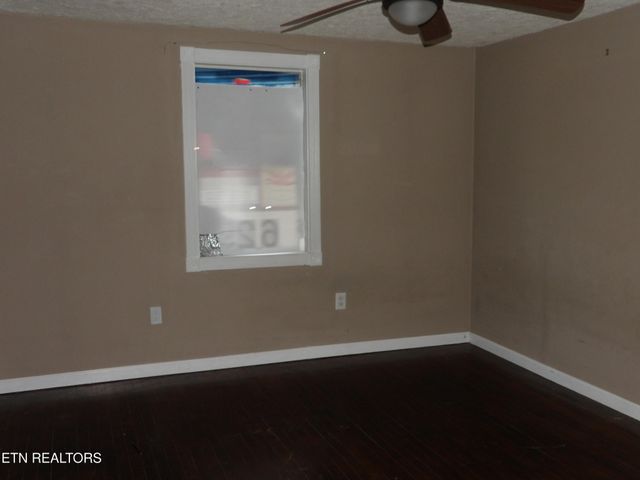 130 Hickory Lane, Crossville, TN 38555