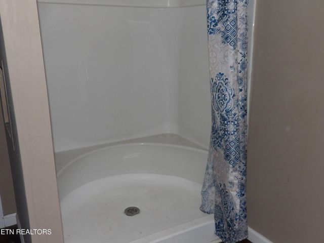 130 Hickory Lane, Crossville, TN 38555