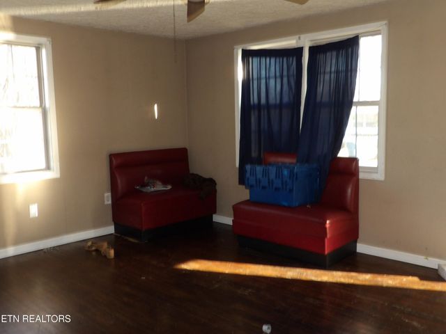 130 Hickory Lane, Crossville, TN 38555