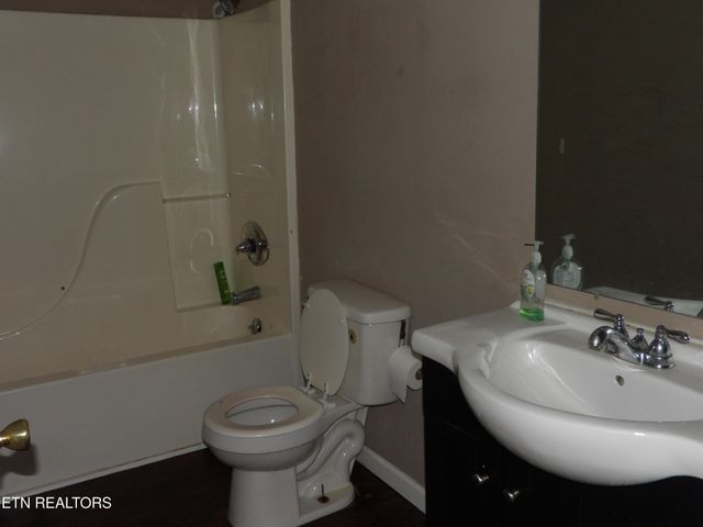 130 Hickory Lane, Crossville, TN 38555